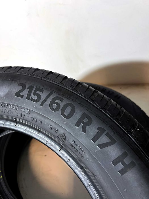 Pneus Continental All-Season Contact - 215/60/17 - Como NOVOS