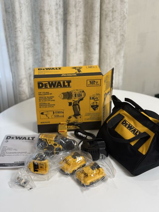 Субкомпакиний дриль-шуруповерт DeWalt DCD701