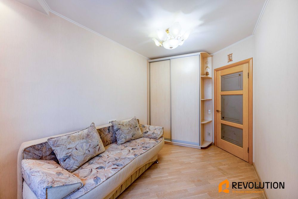 Без% Р.Шухевича 26в 2к з ремонтом, чудовий стан !