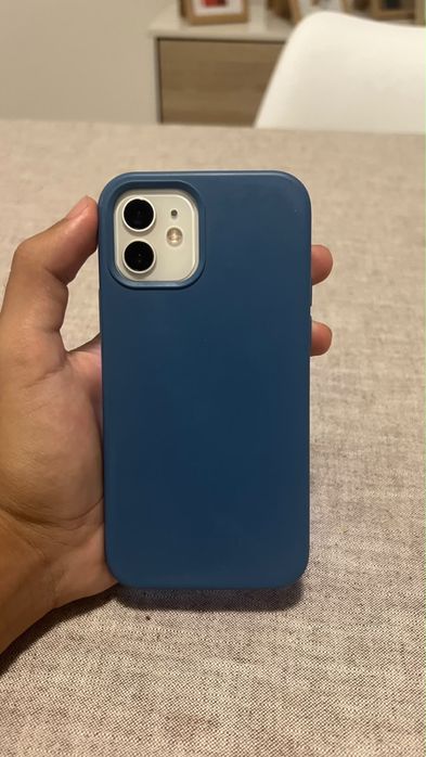 Iphone 12 128gb Branco com capa de protecao azul
