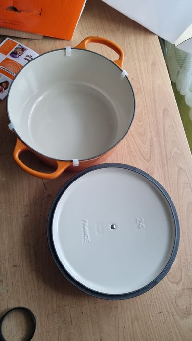 Garnek żeliwny emaliowany LE CREUSET 4.2 L.