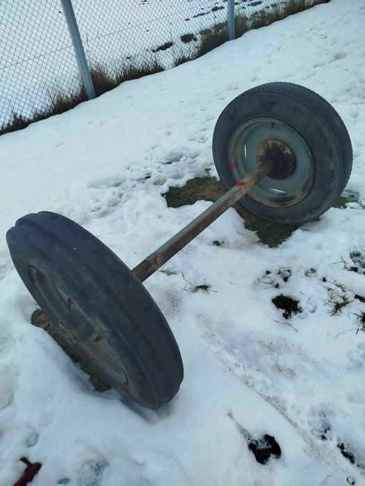 Oś przyczepy dwukołowa koła balonowe