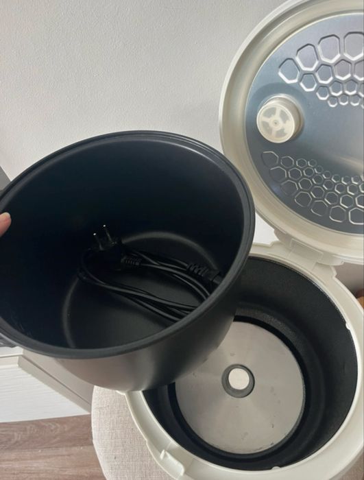 Robot de cozinha tipo Bimby - A estrear