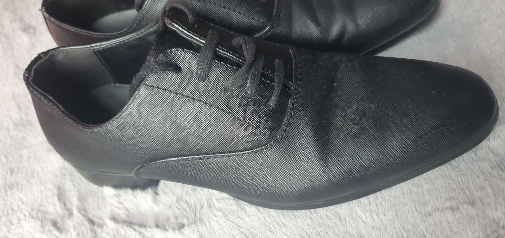 Sapatos zara tamanho 40