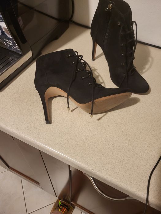 Stradivarius śliczne botki