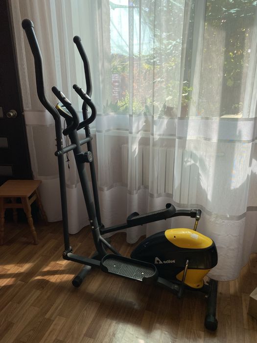 Тренажер Орбітрек Active