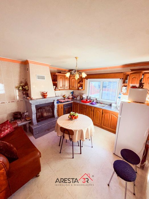 Vende-se moradia T4 Lamegal