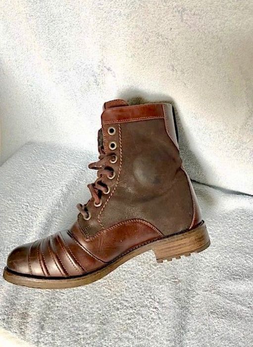 Botas couro Revit