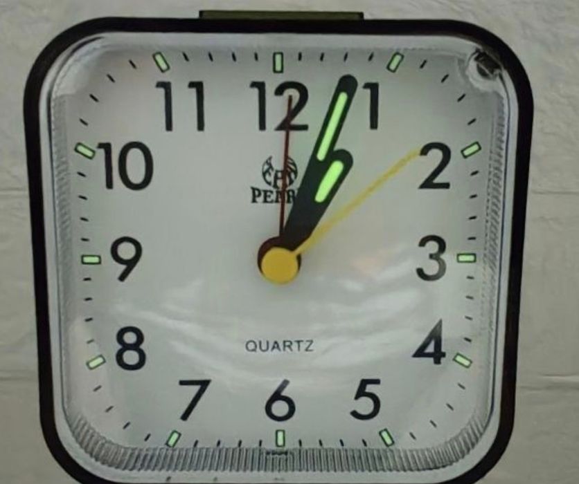 Бесшумный аналоговый будильник VORRINC с функцией повтора