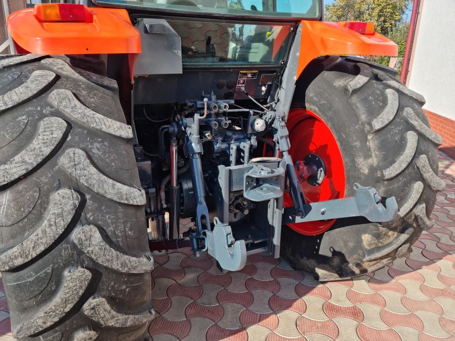 Kubota M108S  Японський трактор Кубота