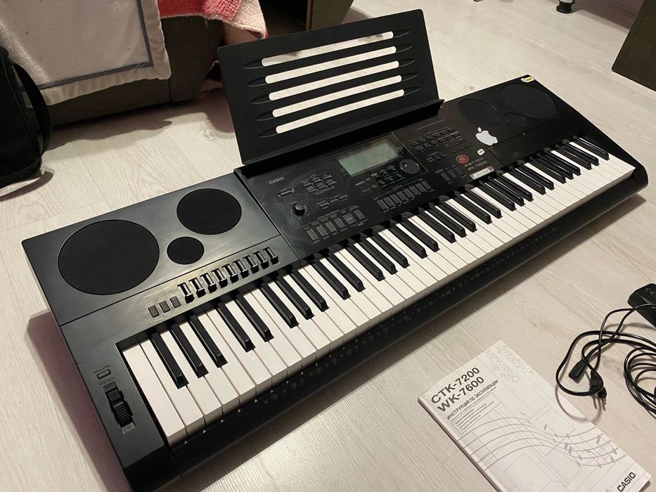 Продам синтезатор Casio