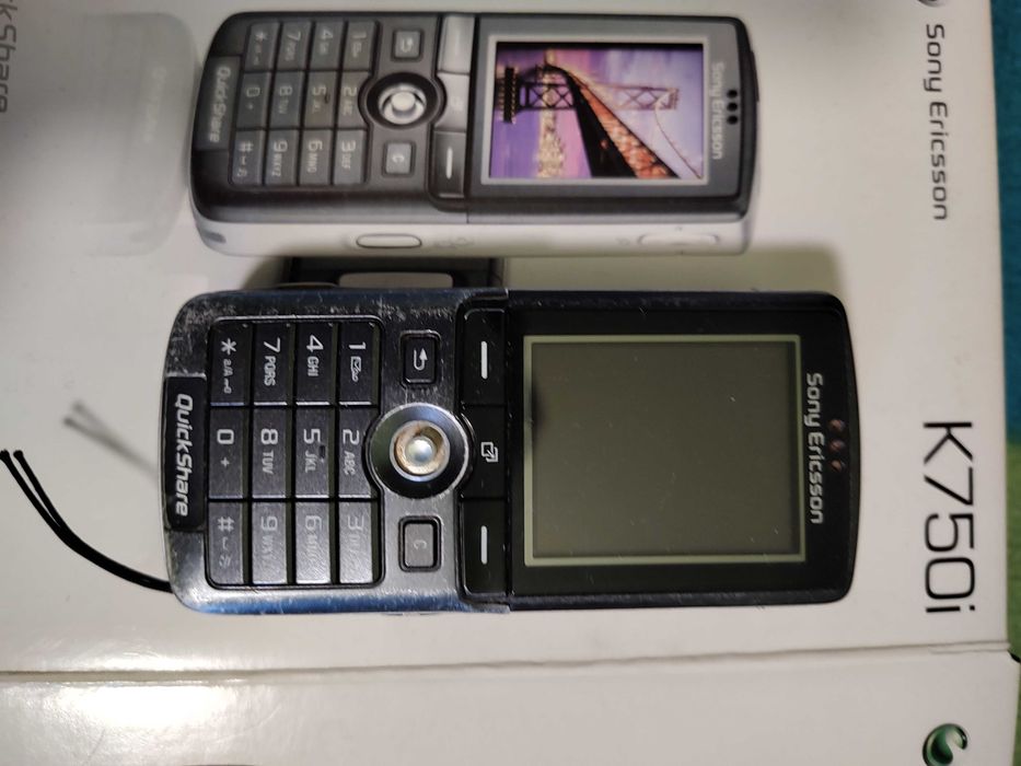 Sony Ericsson K750i używany bez baterii plus słuchawki kablowe