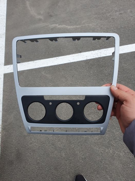 Переходная рамка для Магнитолы skoda a5 swing sk-1z0 035 161f