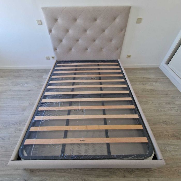 Camas De Casal Estofadas Top de Gama 190x140m Estrado Incluído 199€ !!
