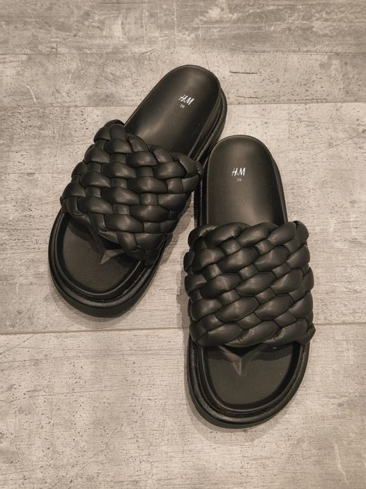 Czarne plecione klapki H&M 39
