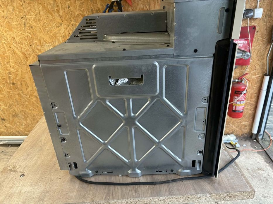 Piekarnik do zabudowy Ikea Elektrolux beżowy w linii klasycznej