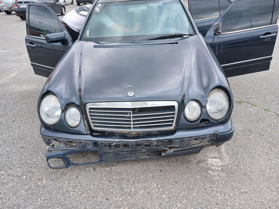Mercedes-Benz E-Class 1996