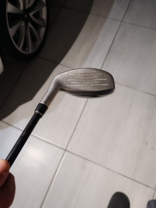 Híbrido TaylorMade rescue 4