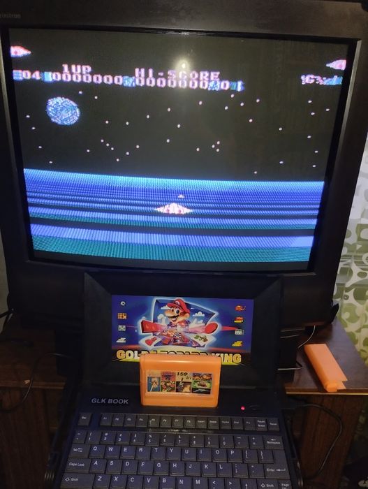 Consola antiga dos anos 90