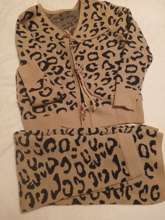 Теплий леопардовий костюмчик