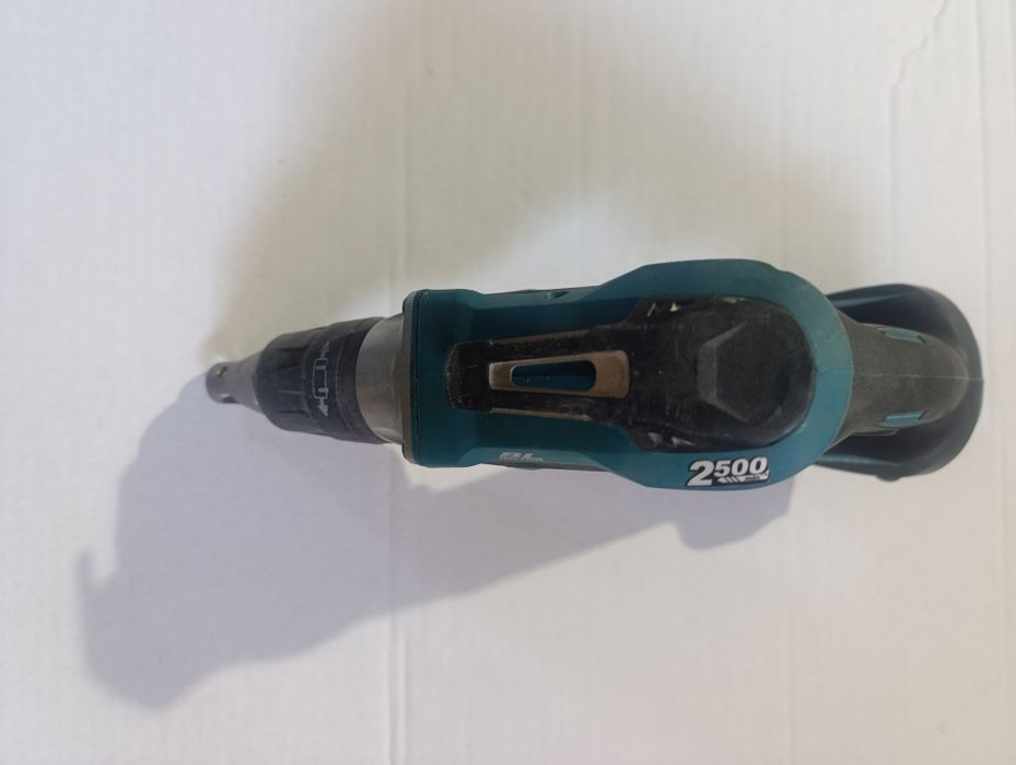 Wkrętarka Makita dfs250