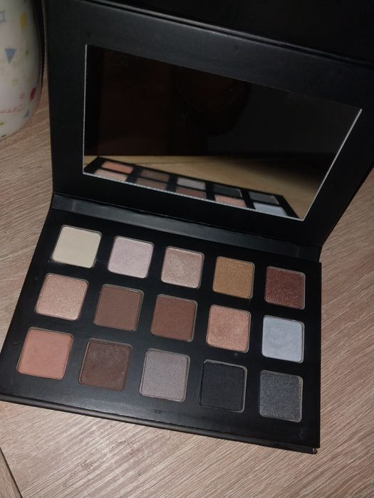 NOBEA Day-to-Day Naturally Nude палетка тіней для очей. 15 відтінків.