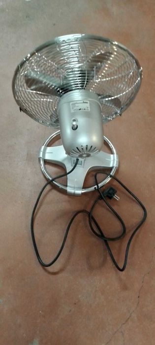 Ventoinha metálica robusta