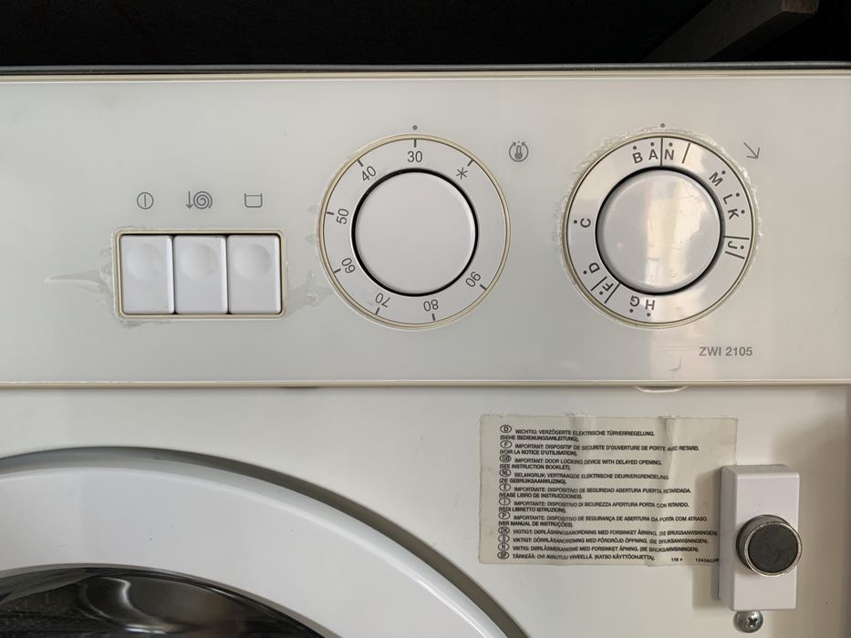 Máquina de lavar roupa Zanussi ZWI 285