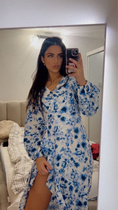 Sukienka w kwiaty z rozcięciem damska