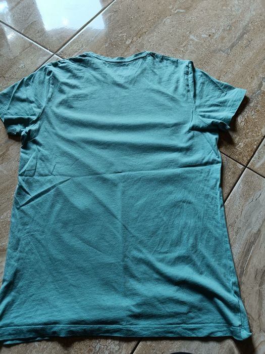 Koszulka House z nadrukiem.