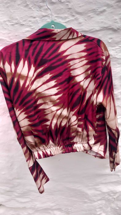 Blusa fluída colorida