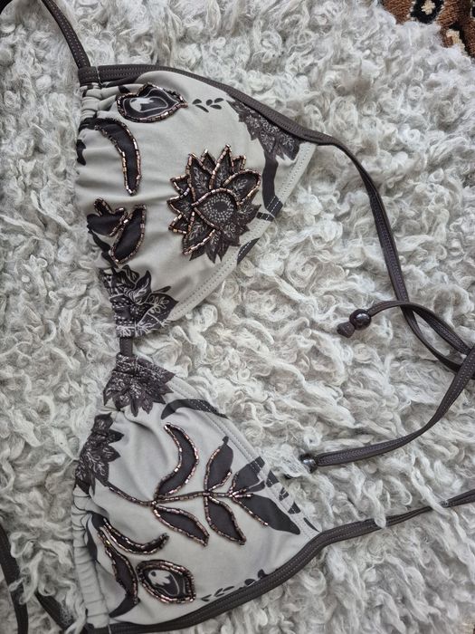 Красивый купальник, расшитый бисером