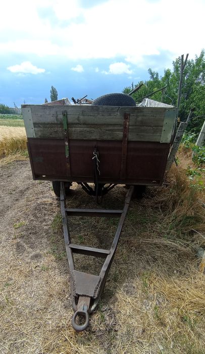 Одноосний причеп до трактора