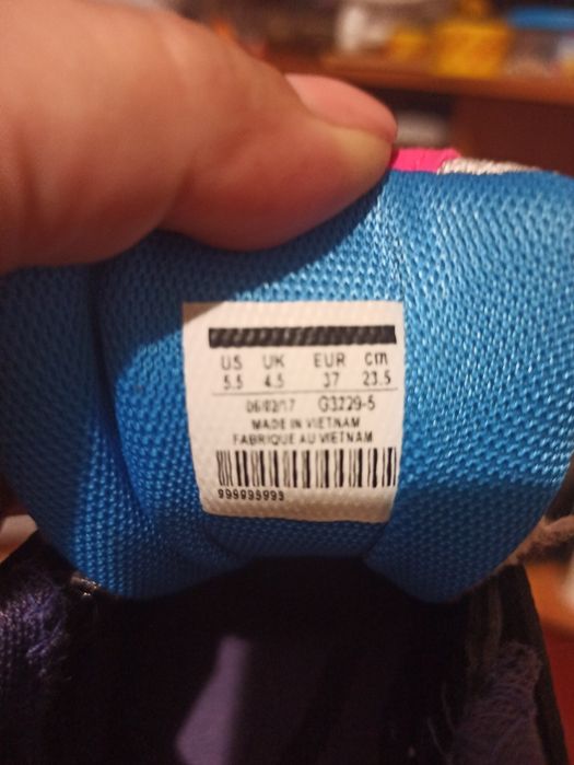 Продам кросівки AIR