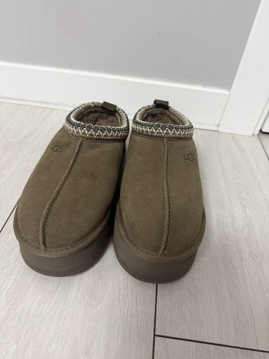 Коричневі уггі UGG