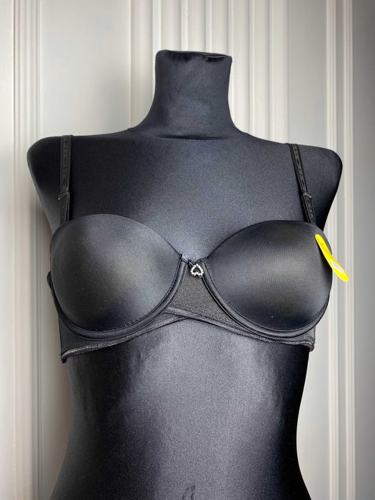 Nowy biustonosz czarny 70B bez push up usztywniany gładki underwear