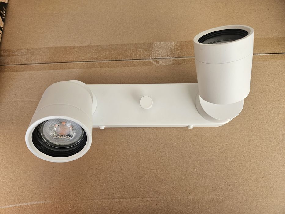 Lampa ścienna podwieszana + żarowki

(produkt nowy