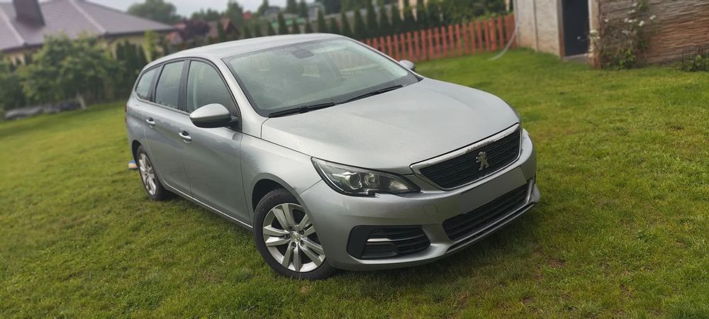 Peugeot 308 Peugeot 308 niby 330000 przebiegu ma blacie ale rzeczywiście 170000