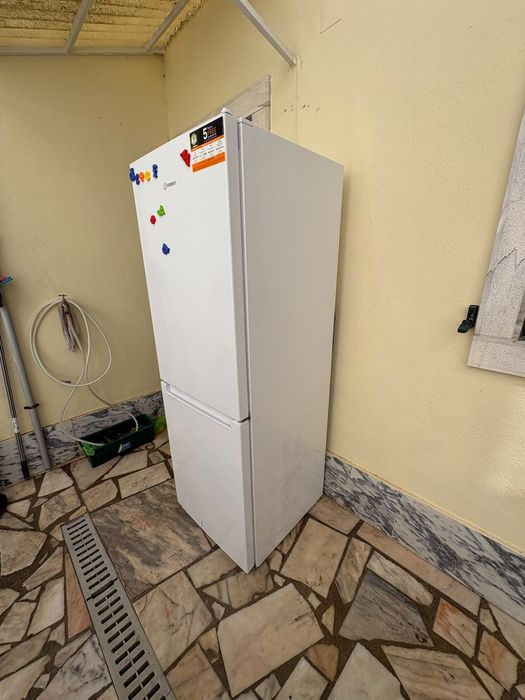 Frigorífico Combinado Indesit – Congelador Funciona | Frigorífico Não Arrefece