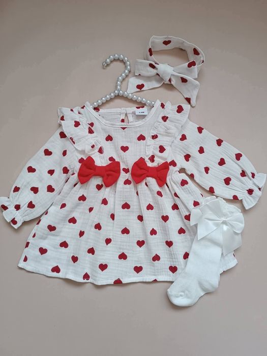 Святкова муслінова боді сукня з сердечками ,80р