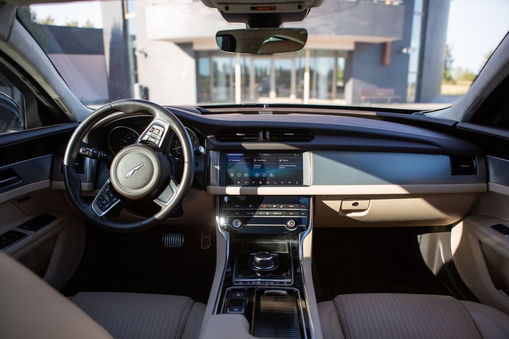Karawan Jaguar XF