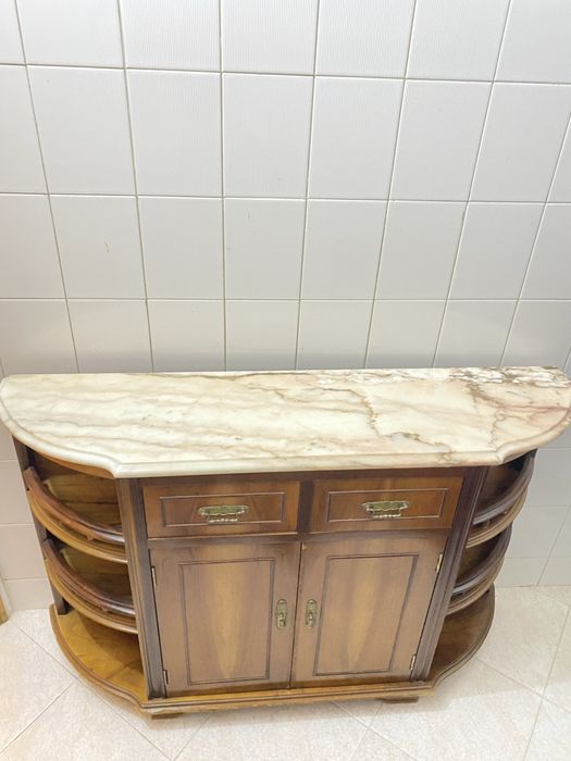 Sapateira com mármore