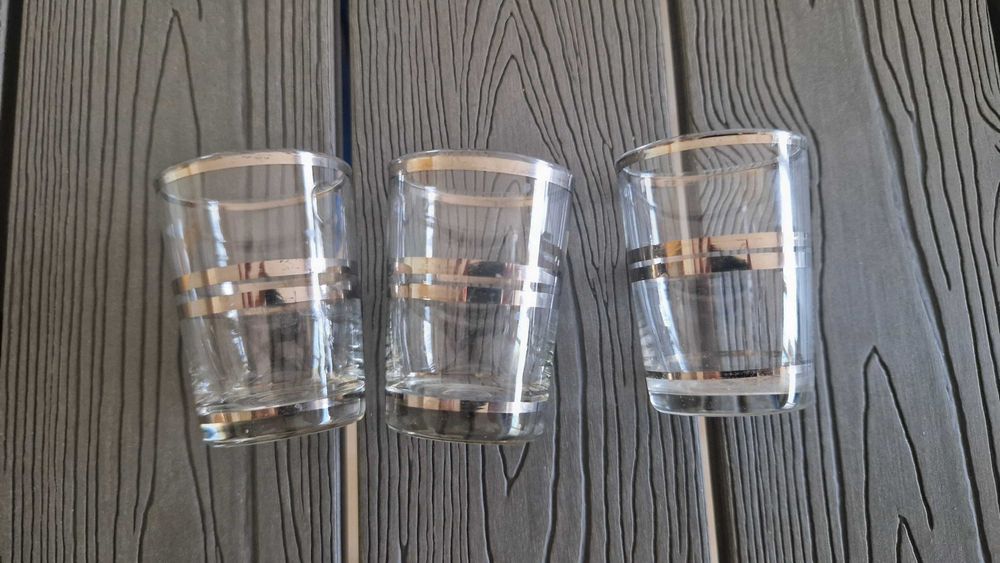 3 copos vintage com risca prata
