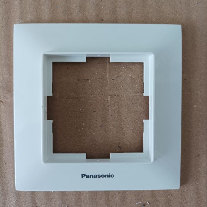 рамка Panasonic Arkedia Slim біла