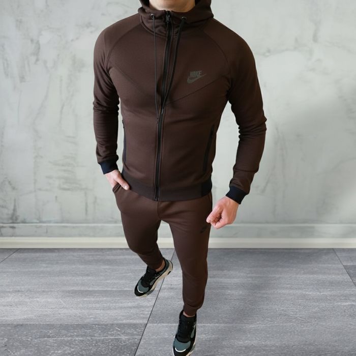 Спортивний чоловічий костюм Nike Tech