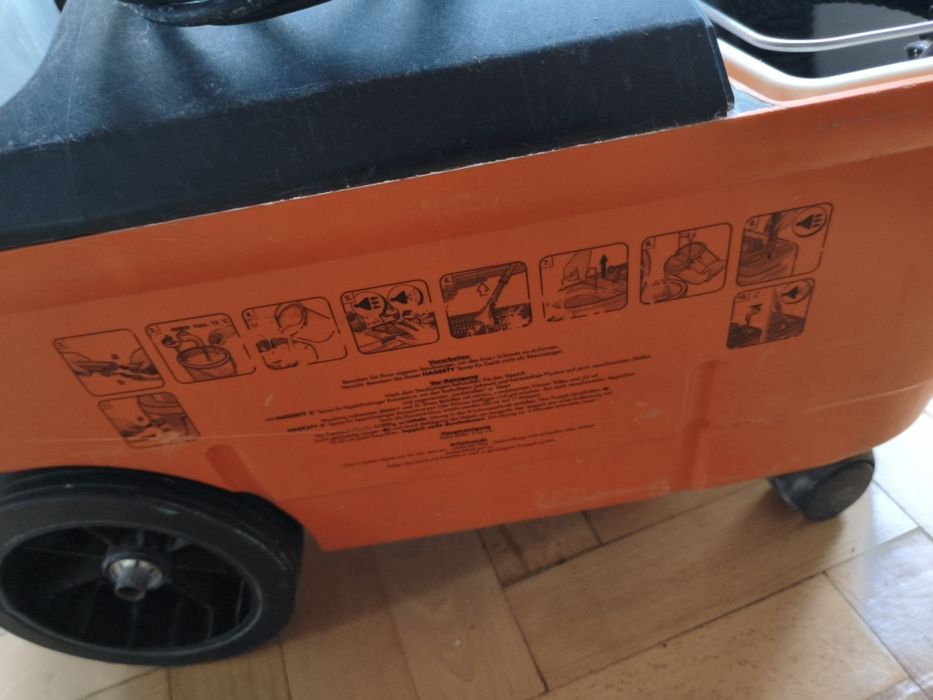 Odkurzacz puzzi 100 Karcher z osprzętem