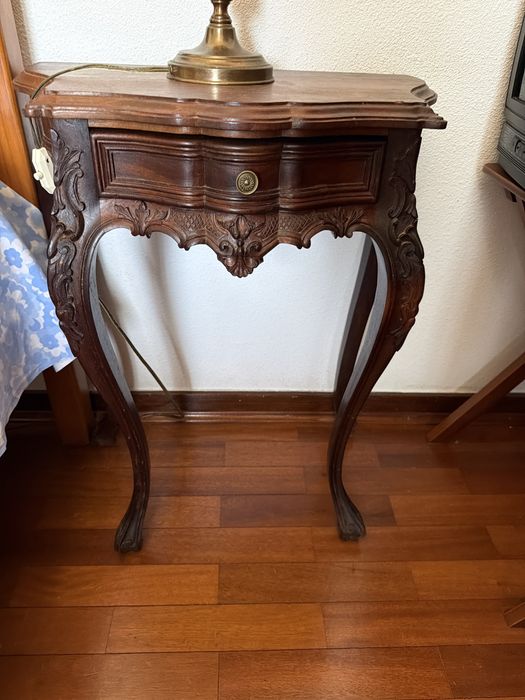 Mobilia de quarto em mogno maciço