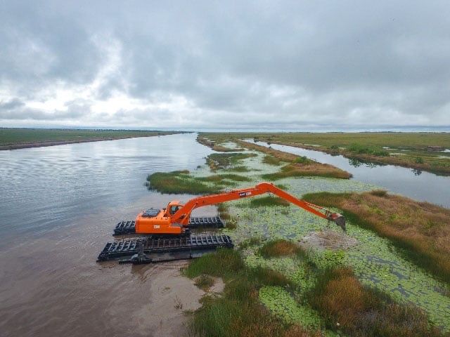 Очистка водоемов.Плавающий экскаватор. Длиннорукий экскаватор Драглайн