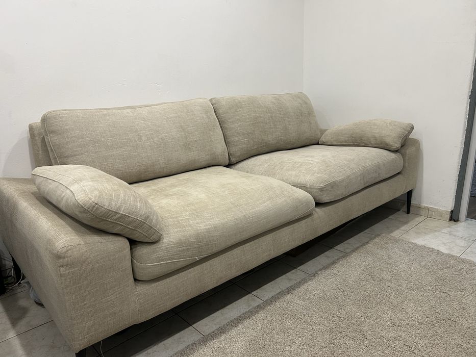 Sofá de Linho Bege – 3 Lugares – Super Confortável e Sofisticado!