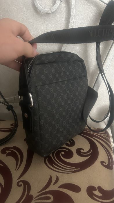 Продам сумку от Guess